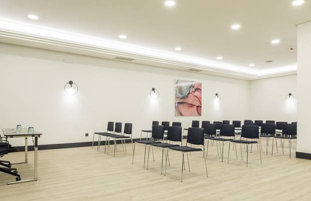 Atrio 4 + 5 Hotel ILUNION Alcora Sevilla Sevilla