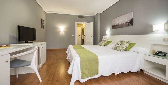 Habitación doble hotel ilunion alcora sevilla Habitación doble hotel ilunion alcora sevilla